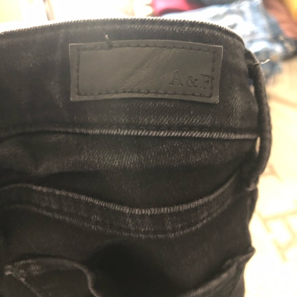 Abercrombie Harper Low Rise Ankle Jeans Distressed - Picture 8 of 9